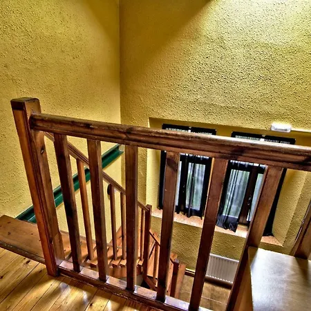 Juvenil De Bustiello Hostel