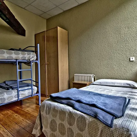 Juvenil De Bustiello Hostel