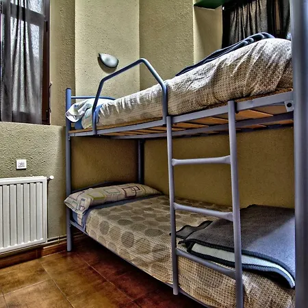 Hostel Juvenil De Bustiello *