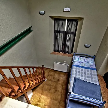 Hostel Juvenil De Bustiello *
