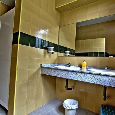 Hostel Juvenil De Bustiello Bustiello (Mieres)