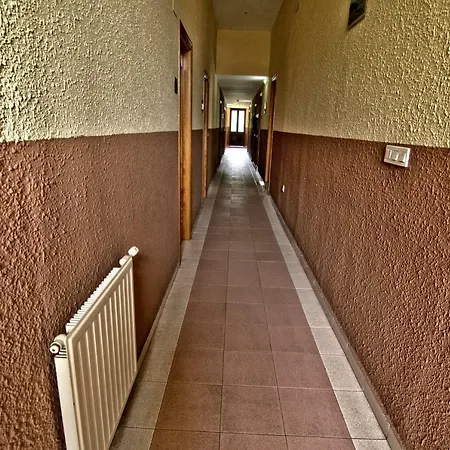 Hostel Juvenil De Bustiello *